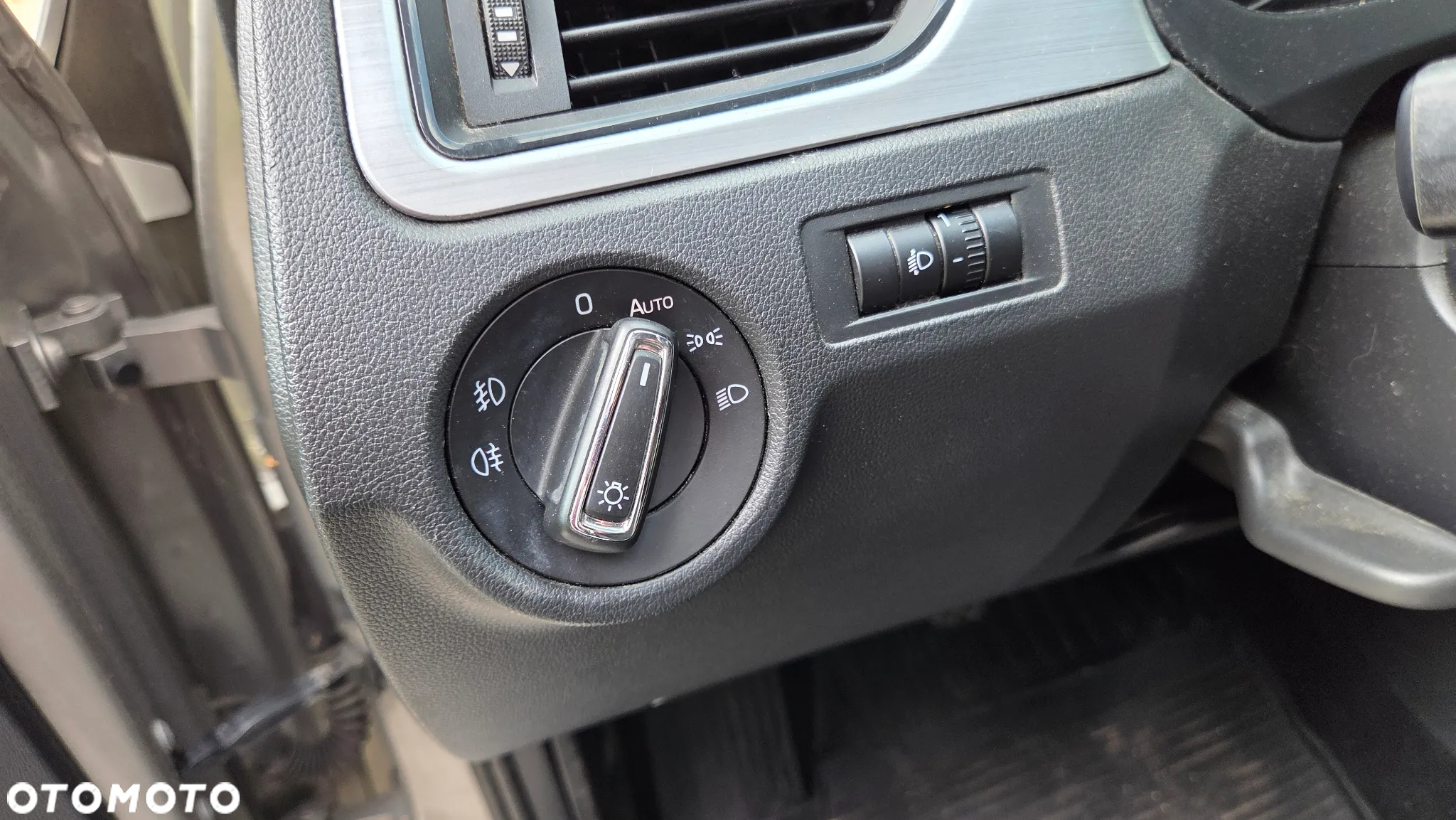 Skoda RAPID 1.0 TSI Style - 12