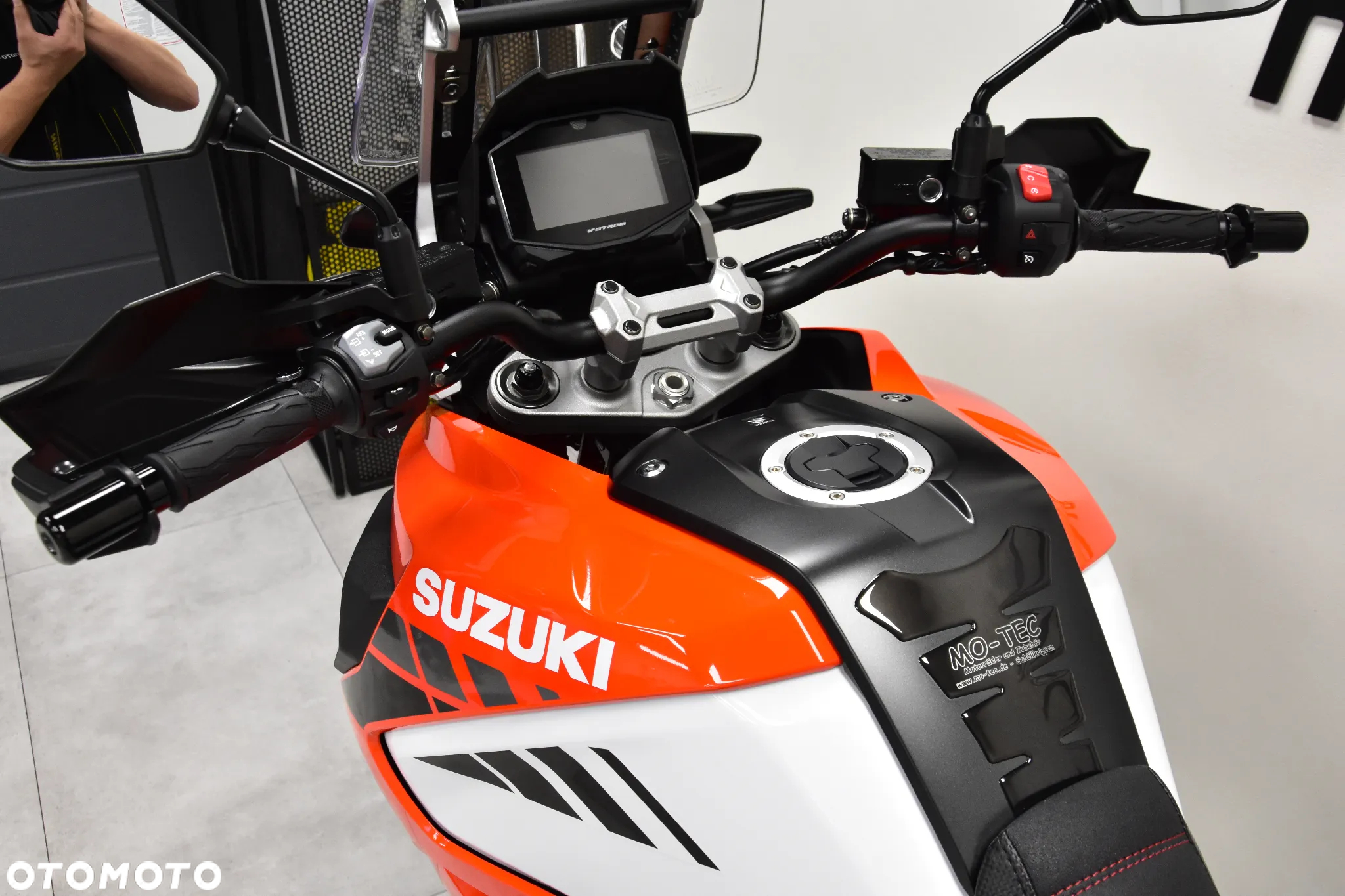 Suzuki DL - 16
