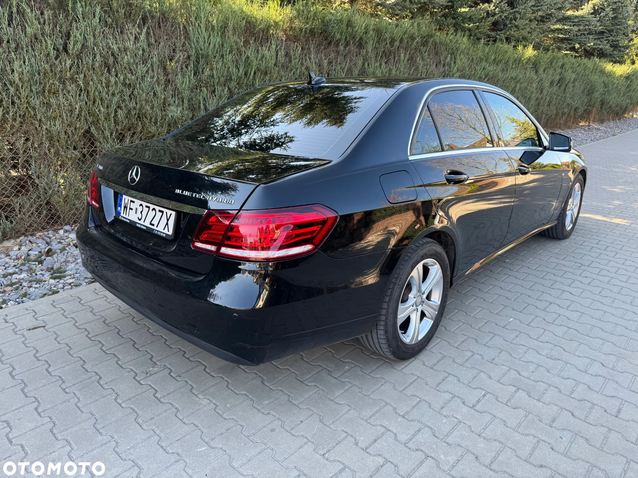 Mercedes-Benz Klasa E 300 BlueTEC HYBRID 7G-TRONIC Elegance - 17