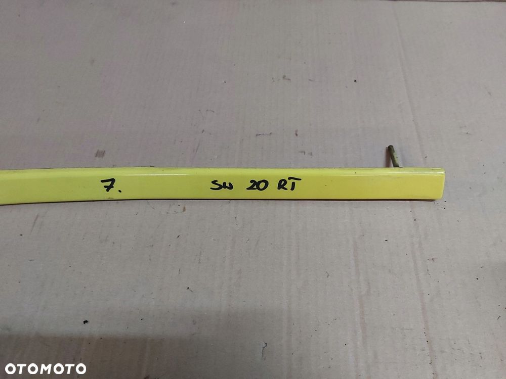 Toyota MR2 SW20 2,0 listwa błotnika tył PRAWA - 2