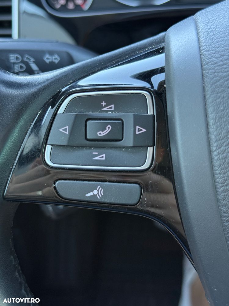 Volkswagen Touareg 3.0 V6 TDI BMT - 35