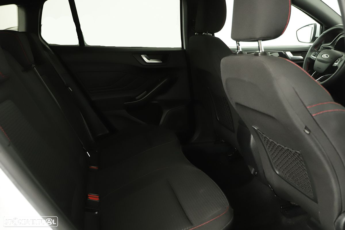 Ford Focus SW - 22