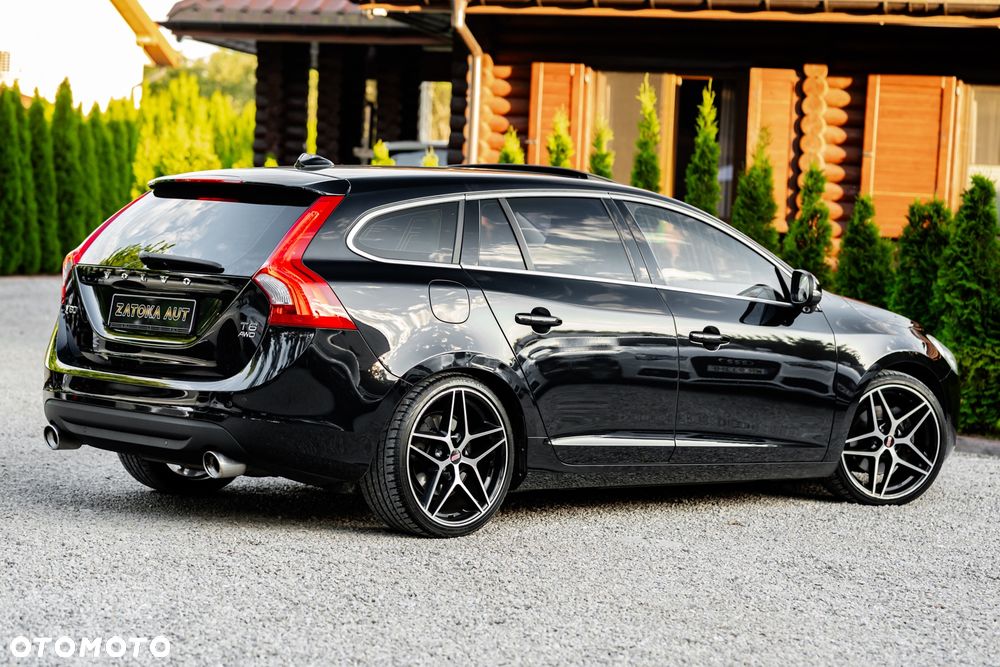 Volvo V60 T6 AWD Geartronic Summum - 14