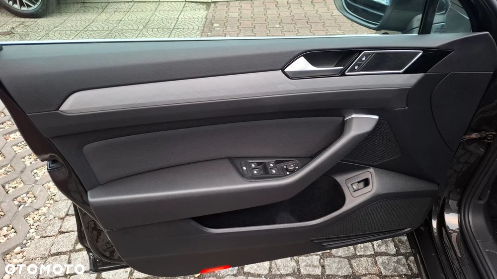 Volkswagen Passat 1.5 TSI EVO Business - 34