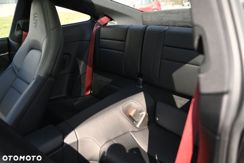 Porsche 911 Carrera S - 22