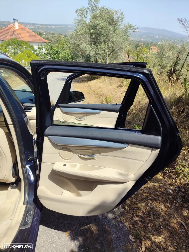 BMW 218 Active Tourer d Line Luxury - 27