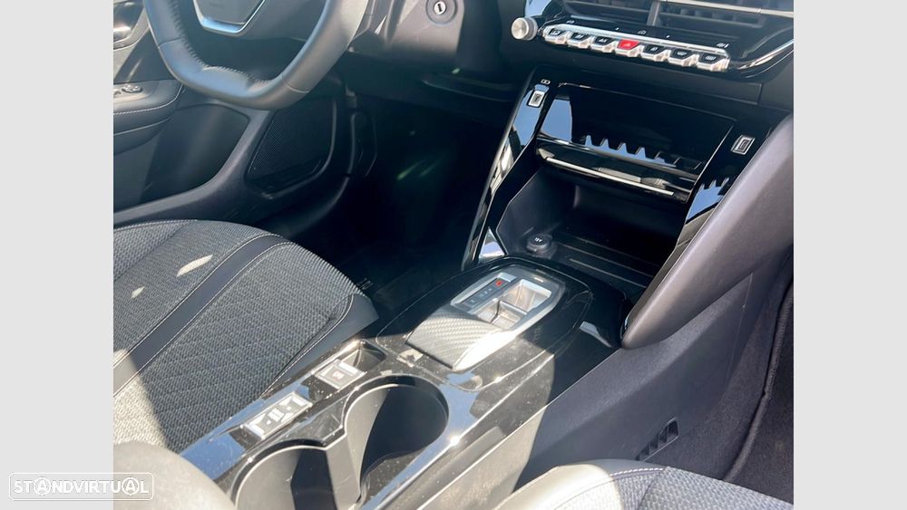 Peugeot 208 1.2 Hybrid Allure e-DCS6 - 23