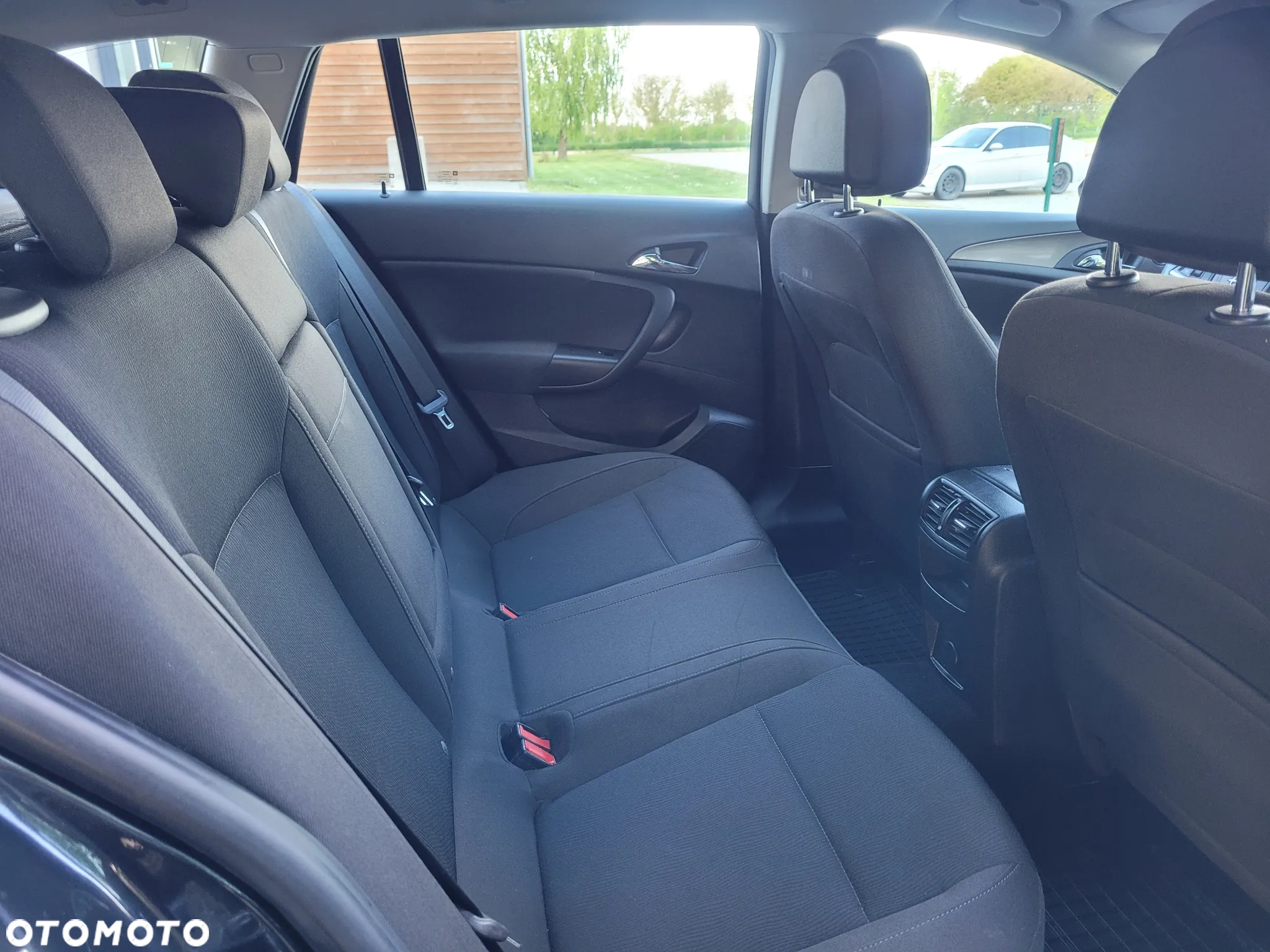 Opel Insignia - 15
