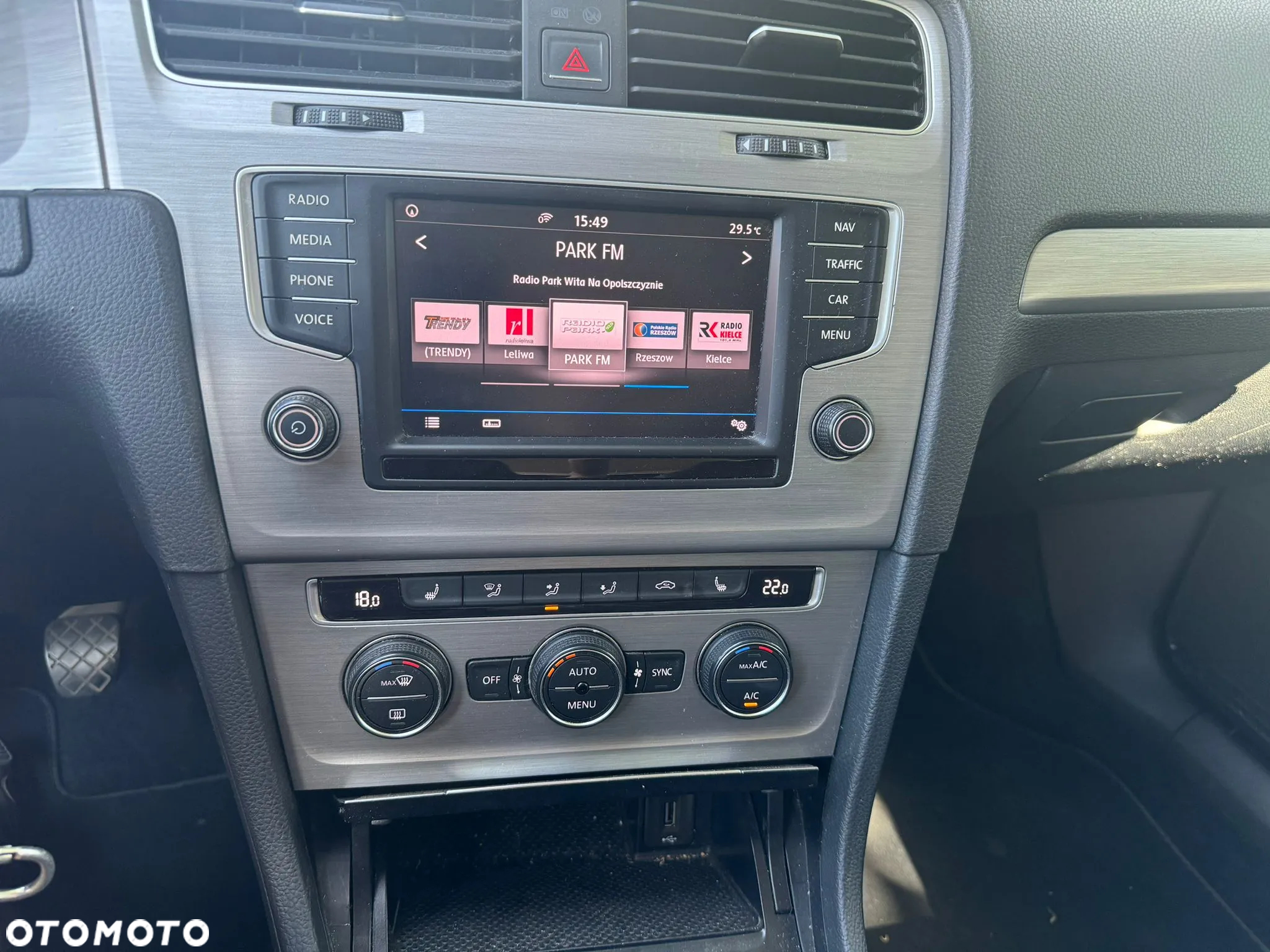 Volkswagen Golf Variant 1.6 TDI BlueMotion Comfortline - 20
