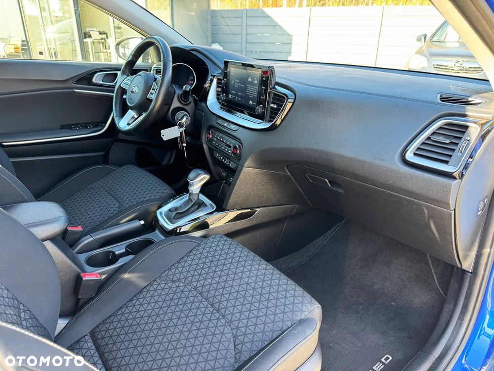 Kia Ceed 1.4 T-GDI DCT OPF Vision - 37