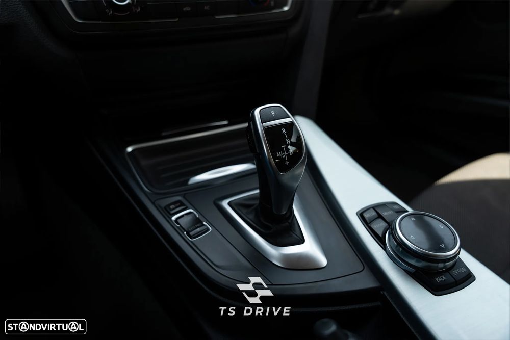 BMW 320 d Auto Line Modern - 18