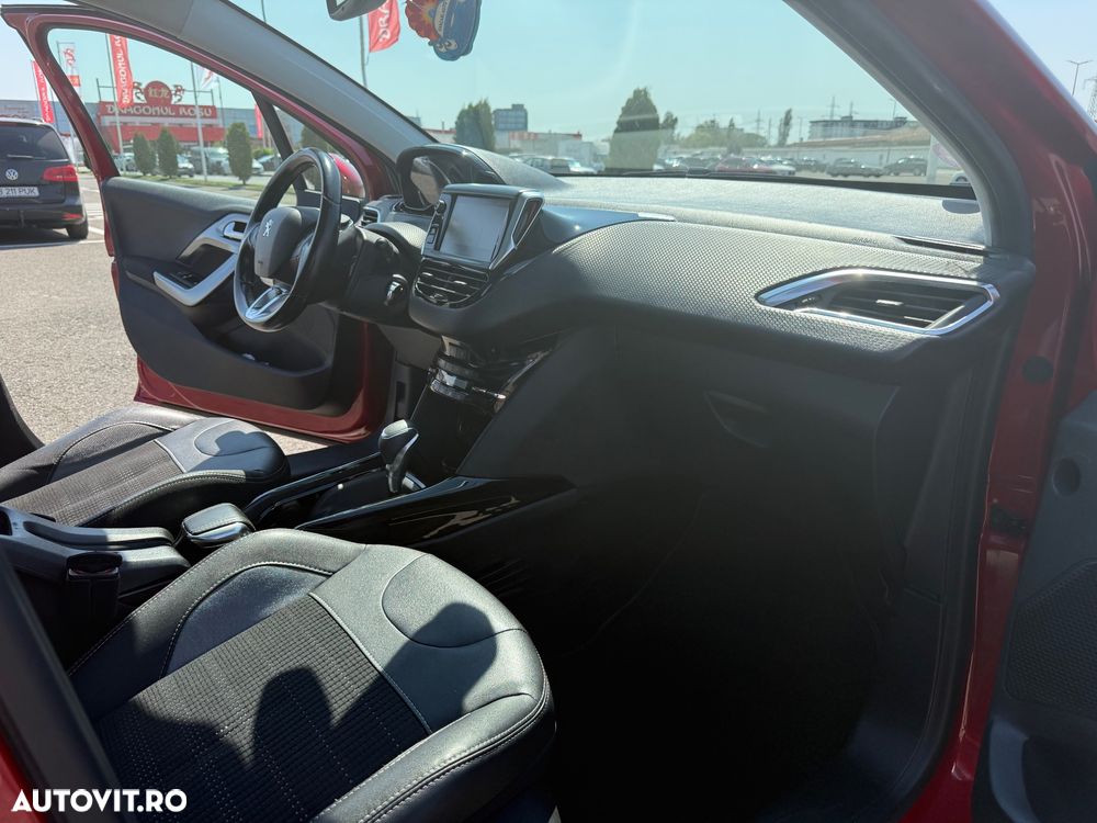 Peugeot 2008 1.2 PureTech Turbo EAT6 S&S Allure - 16