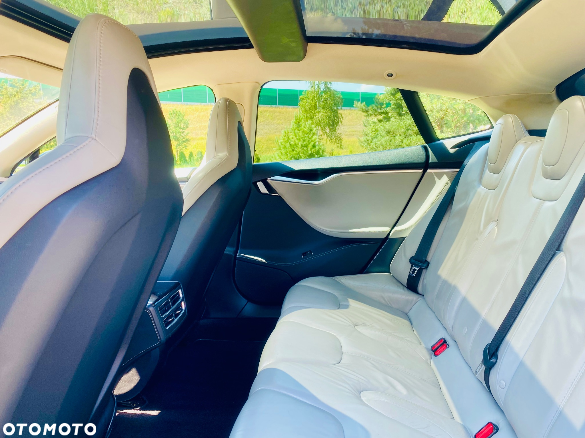 Tesla Model S Standard - 35