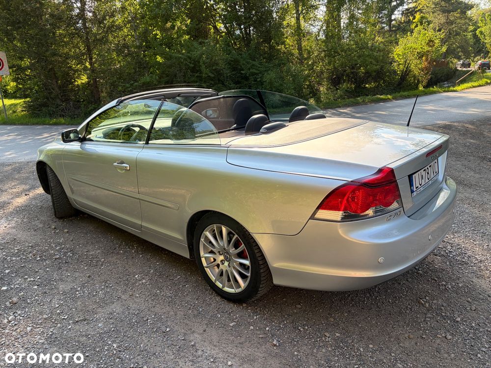 Volvo C70 2.4i Momentum - 23