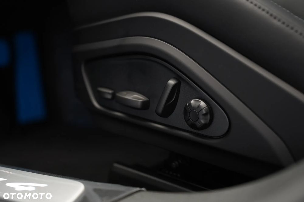 Porsche Panamera 4 - 27