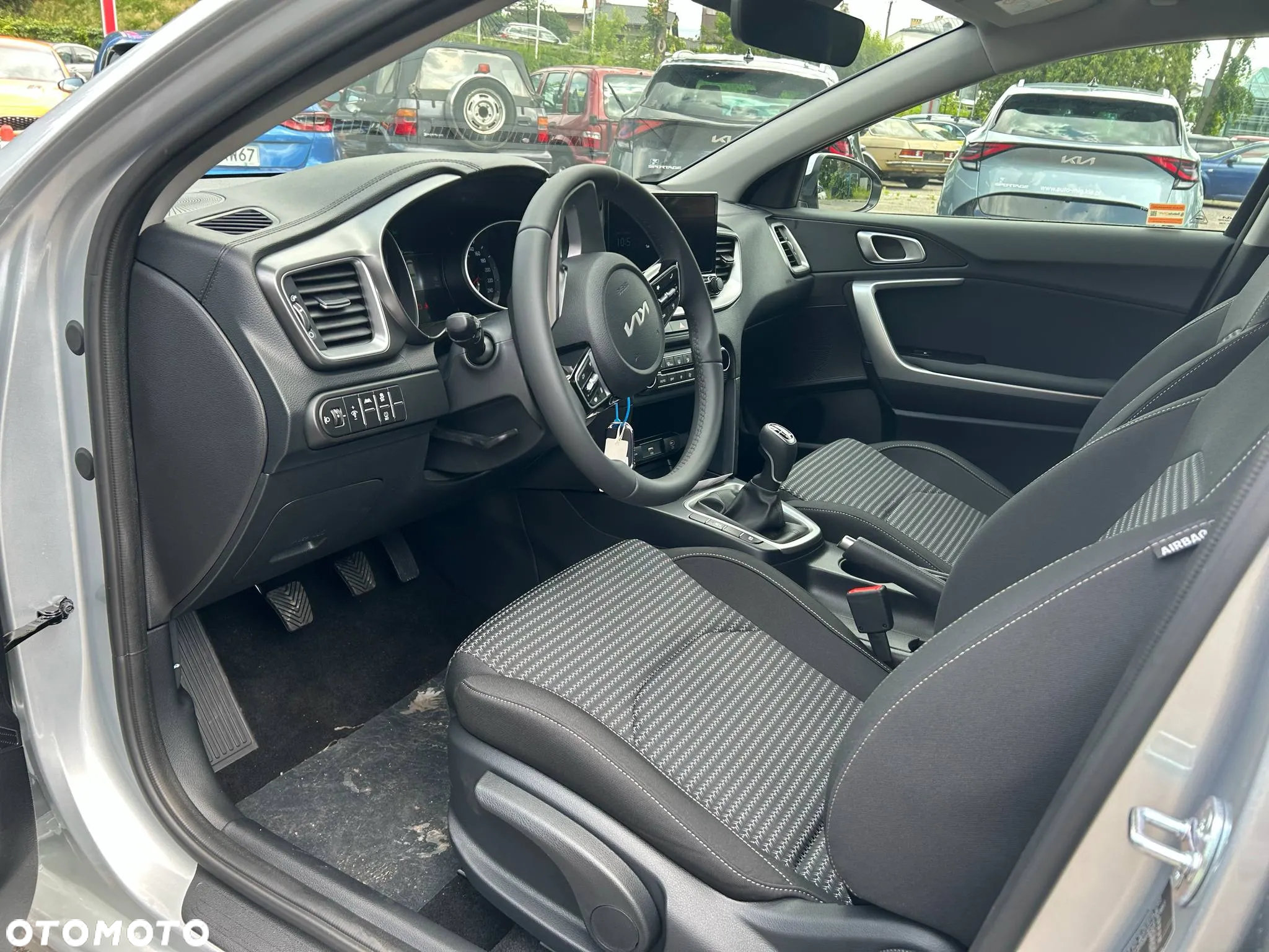 Kia Ceed 1.5 T-GDI M - 11