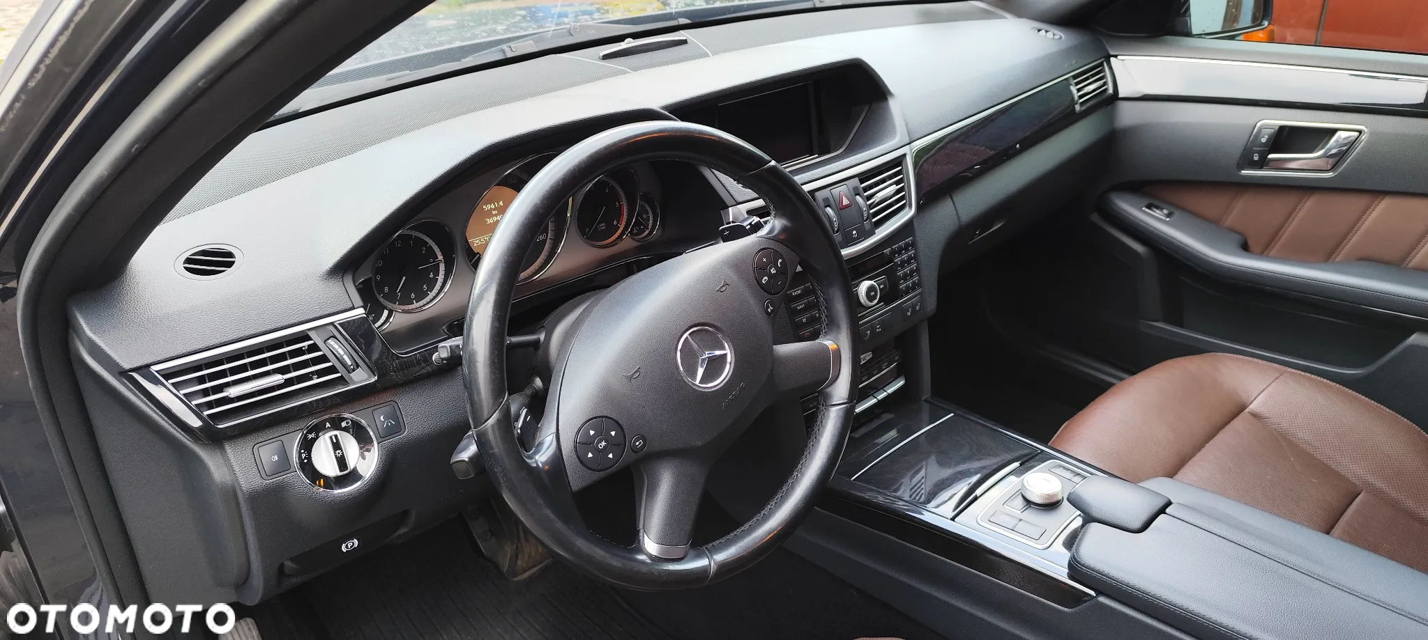 Mercedes-Benz Klasa E 350 T CDI DPF 4Matic BlueEFFICIENCY 7G-TRONIC Avantgarde - 7