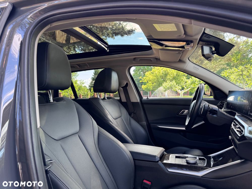 BMW Seria 3 320d xDrive Luxury Line sport - 15