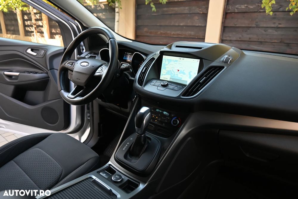 Ford Kuga 2.0 TDCi 4WD Powershift Titanium - 20