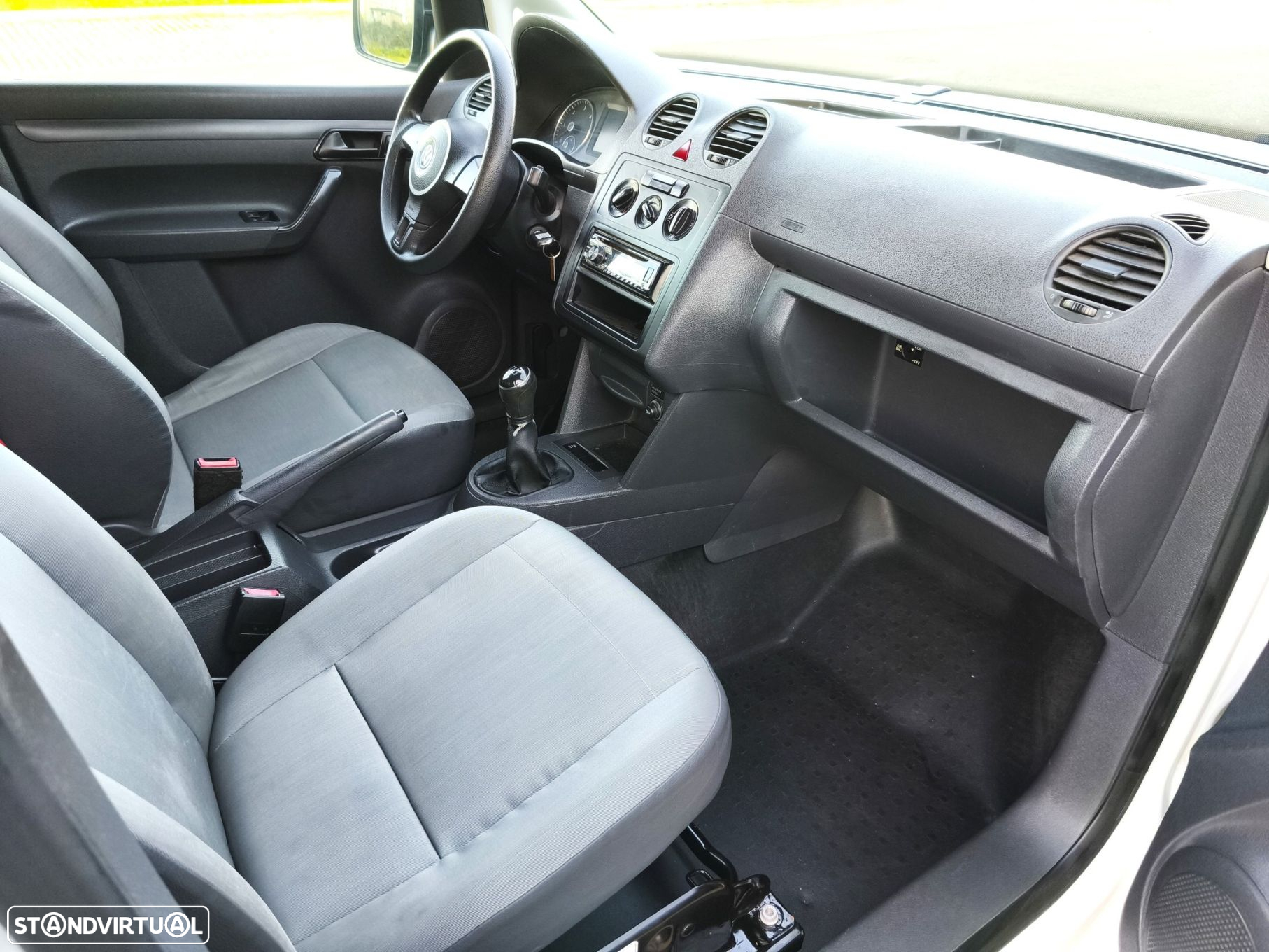 VW Caddy 1.6 TDi Entry - 8