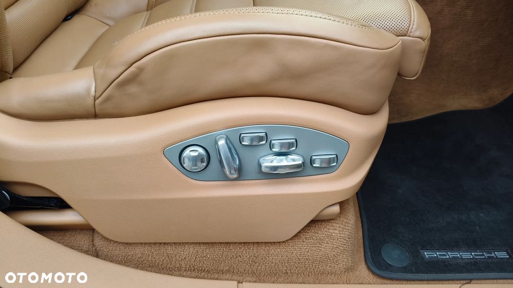 Porsche Cayenne Diesel Platinum Edition - 12