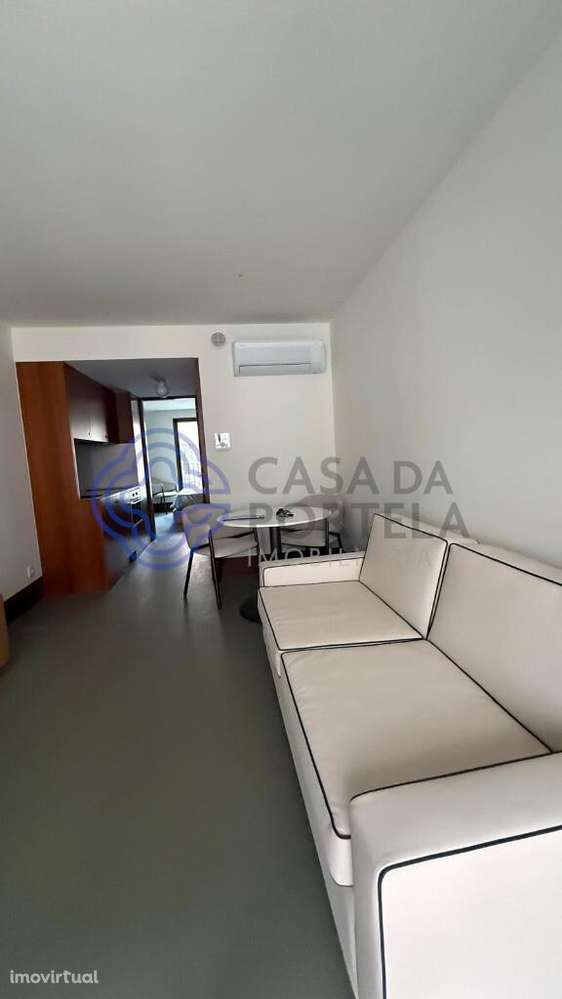 Apartamento T0, Condomínio fechado , Lugar de Garagem , Cozinha equipa - Grande imagem: 2/24