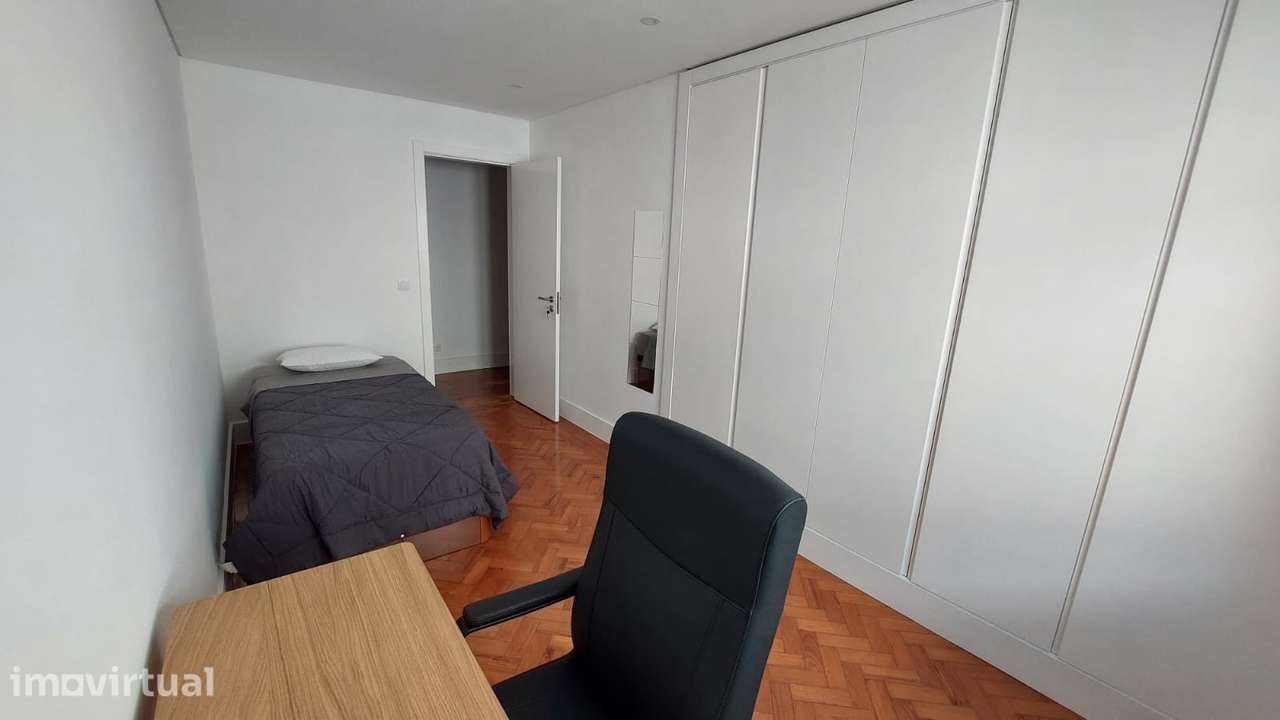Individual Bedroom on Rua da Bombarda - Grande imagem: 2/9