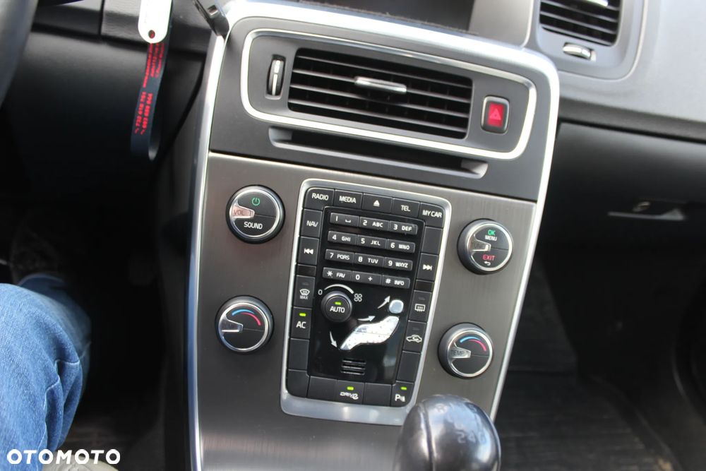 Volvo S60 T3 Summum - 17