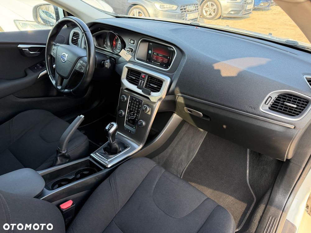 Volvo V40 D2 - 37
