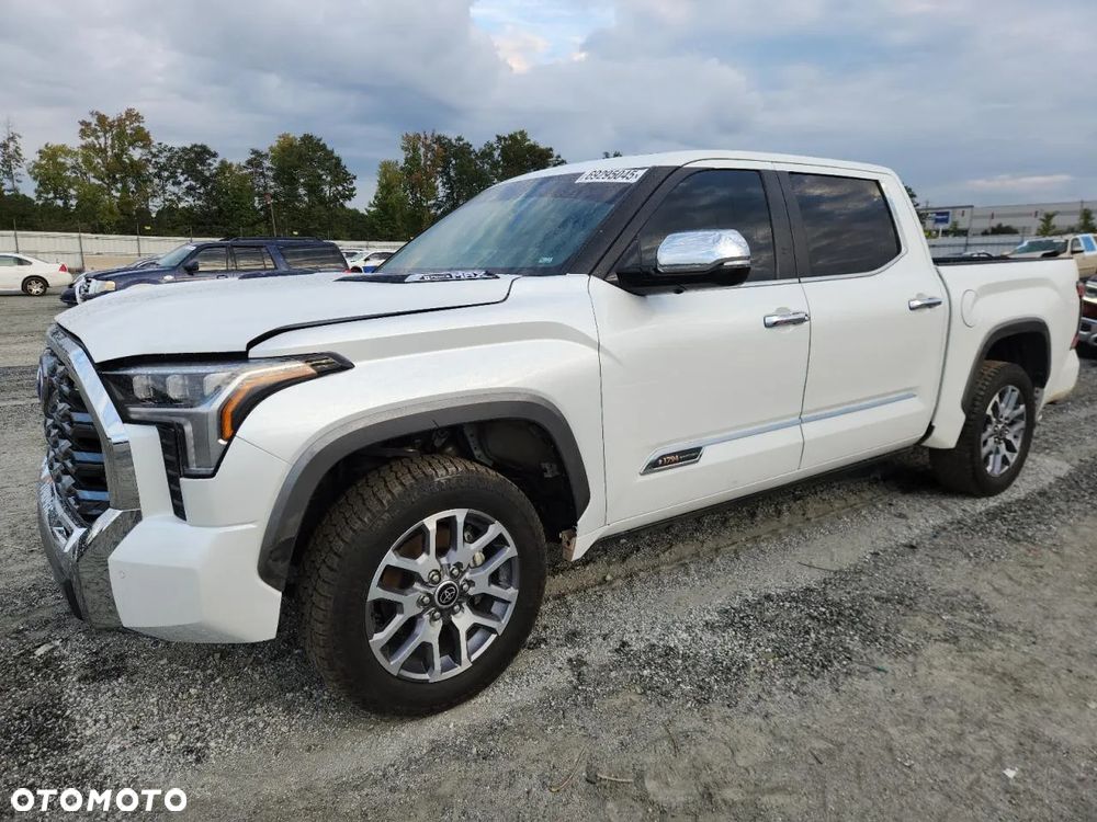 Toyota Tundra - 1