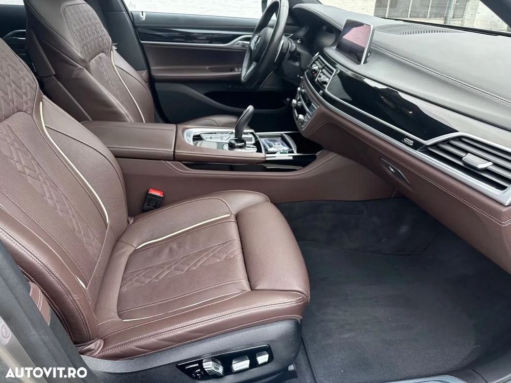 BMW Seria 7 750i xDrive - 9