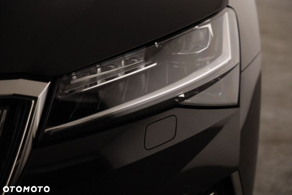 Skoda Superb 2.0 TDI SCR 4x4 L&K DSG - 10