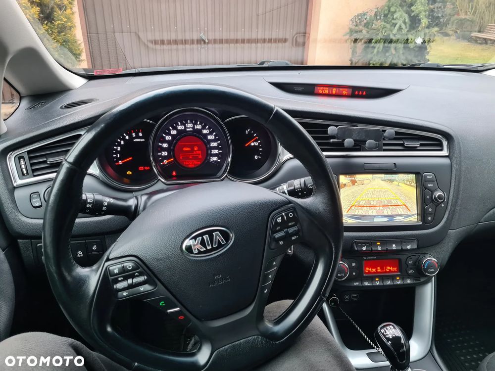 Kia Ceed 1.6 CRDi 136 ISG Edition 7 - 8