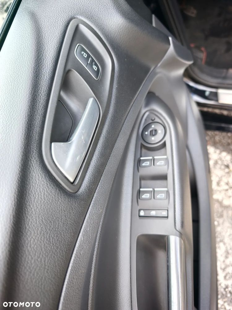 Ford Kuga 1.5 EcoBoost 2x4 ST-Line - 25