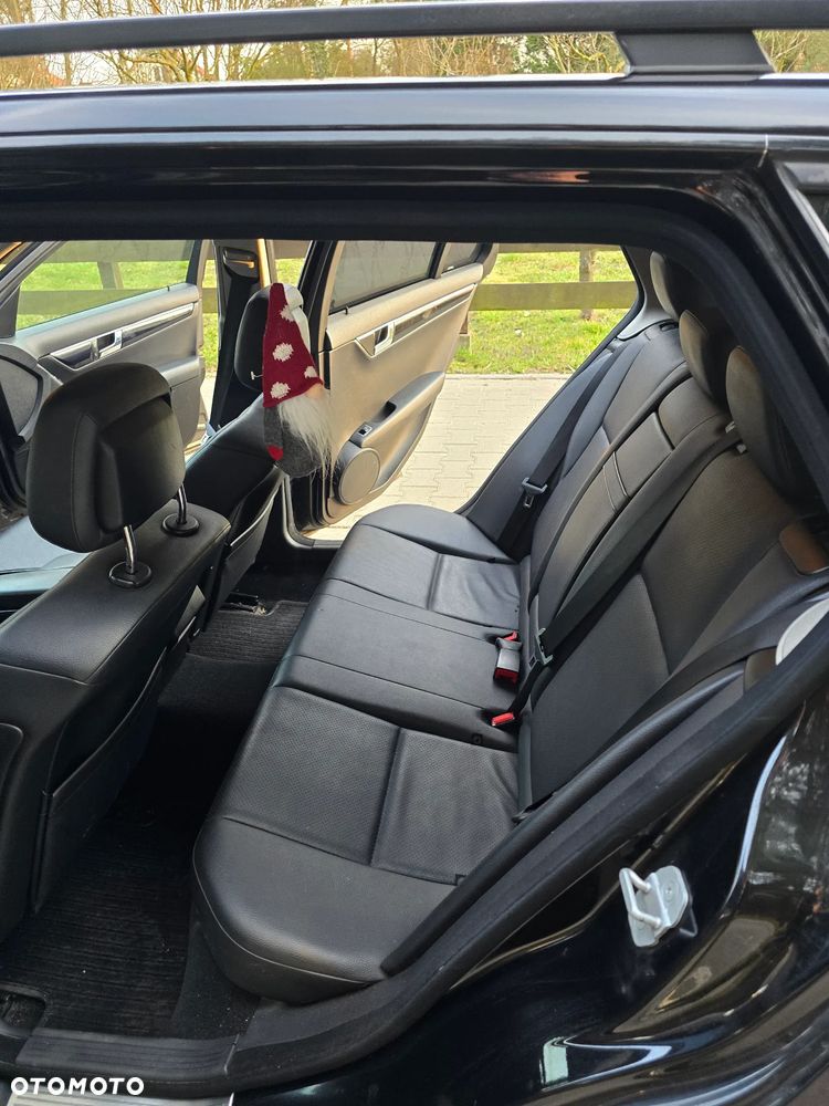 Mercedes-Benz Klasa C 200 CDI Elegance - 25