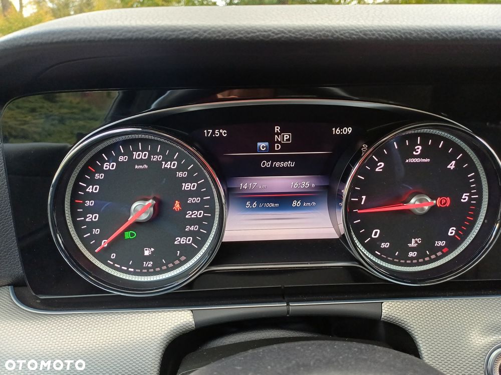 Mercedes-Benz Klasa E 200 d 9G-TRONIC - 24