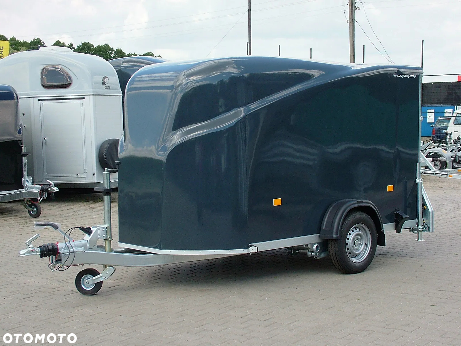 Debon Przyczepa zabudowana poliestrowa Cheval Liberte Debon Cargo 1300 - 12