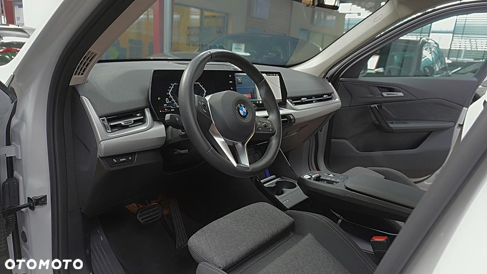 BMW X1 sDrive18i - 13