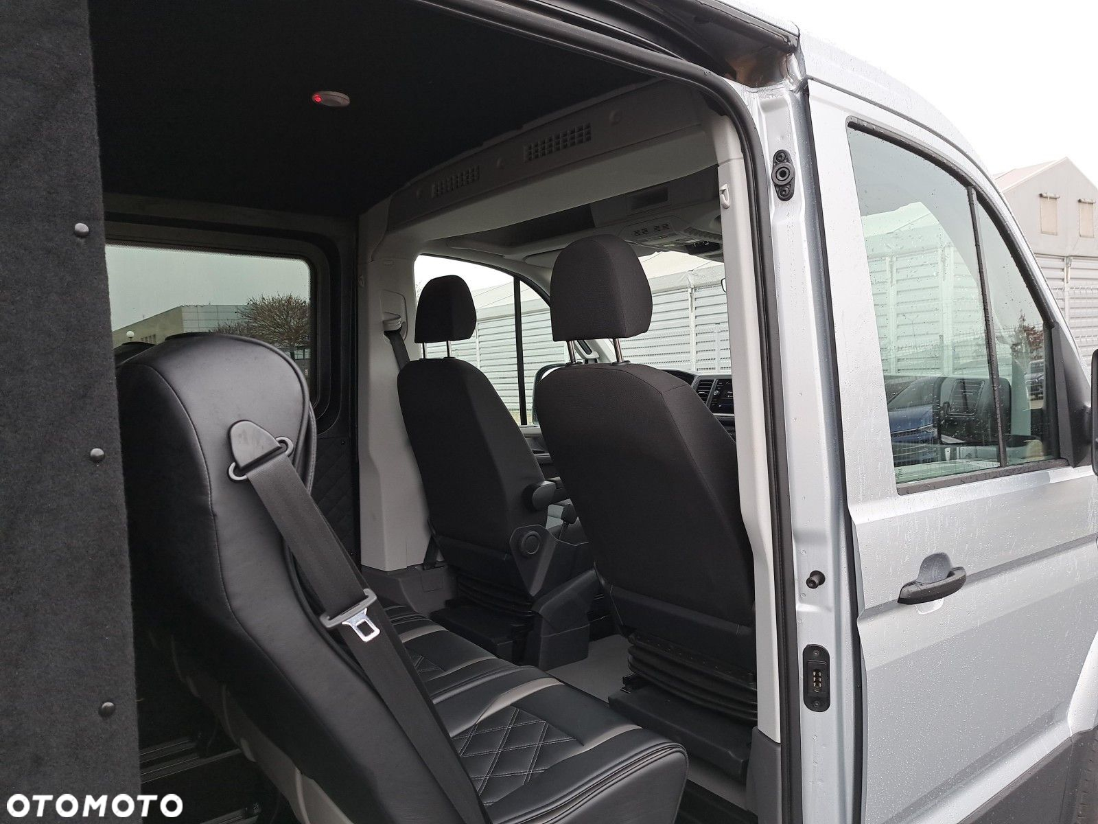 Volkswagen Crafter 35 furgon 177km Automat 3640 - 29