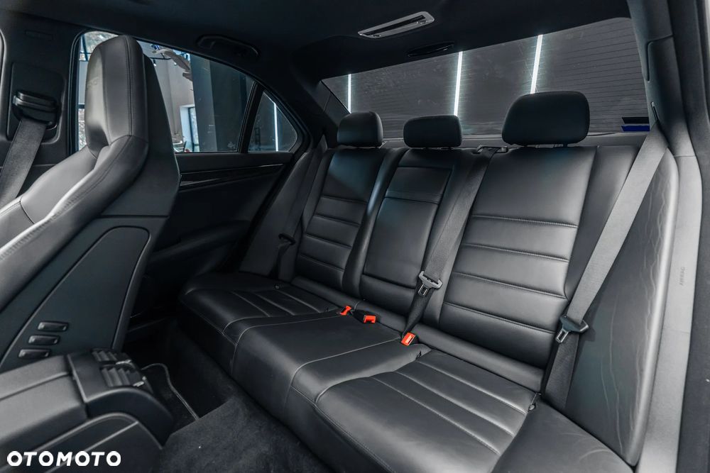 Mercedes-Benz Klasa C 63 AMG 7G-TRONIC - 28