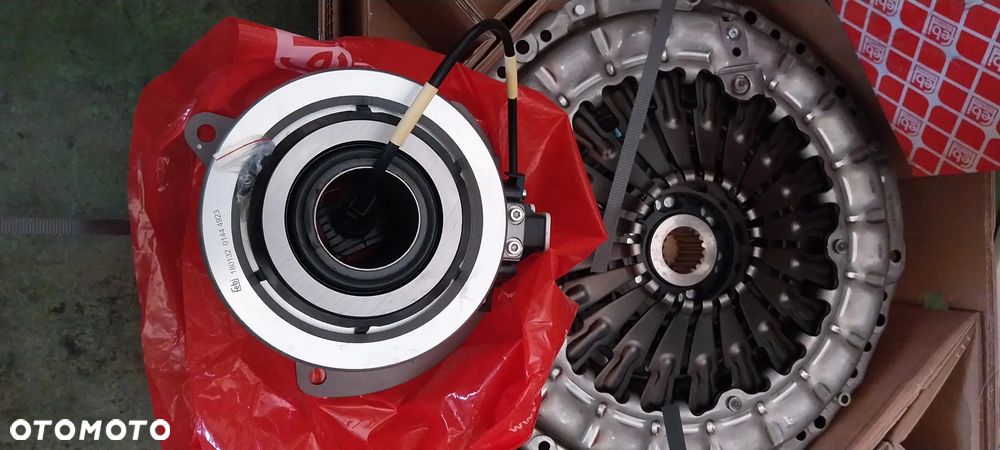 Mercedes-Benz ACTROS - 11