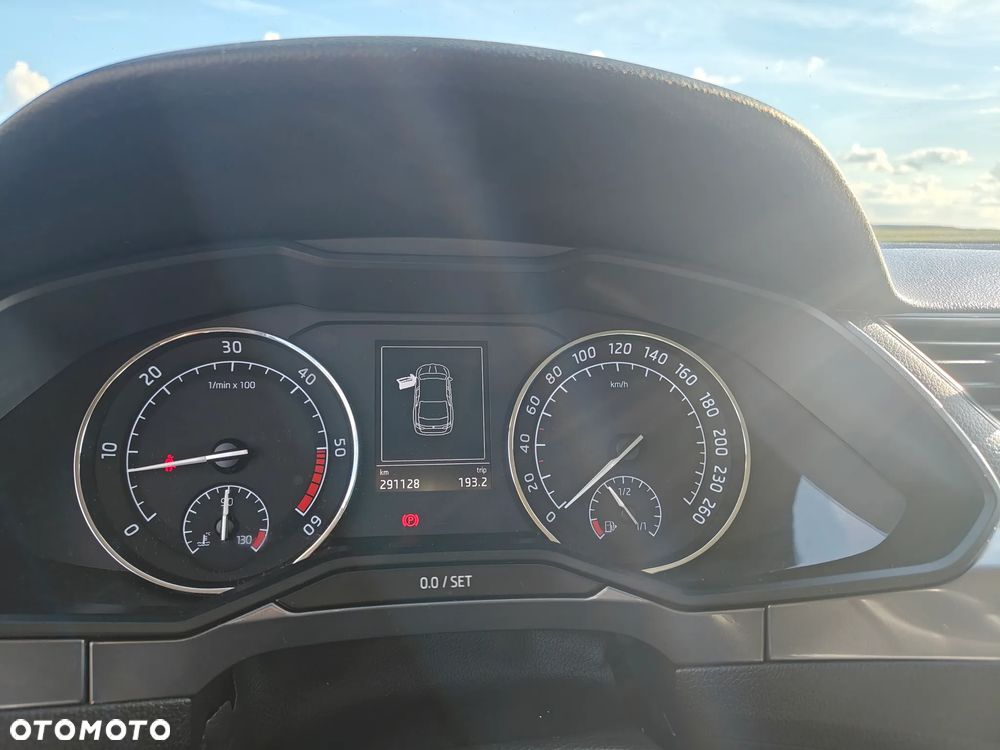 Skoda Superb 2.0 TDI Ambition - 9