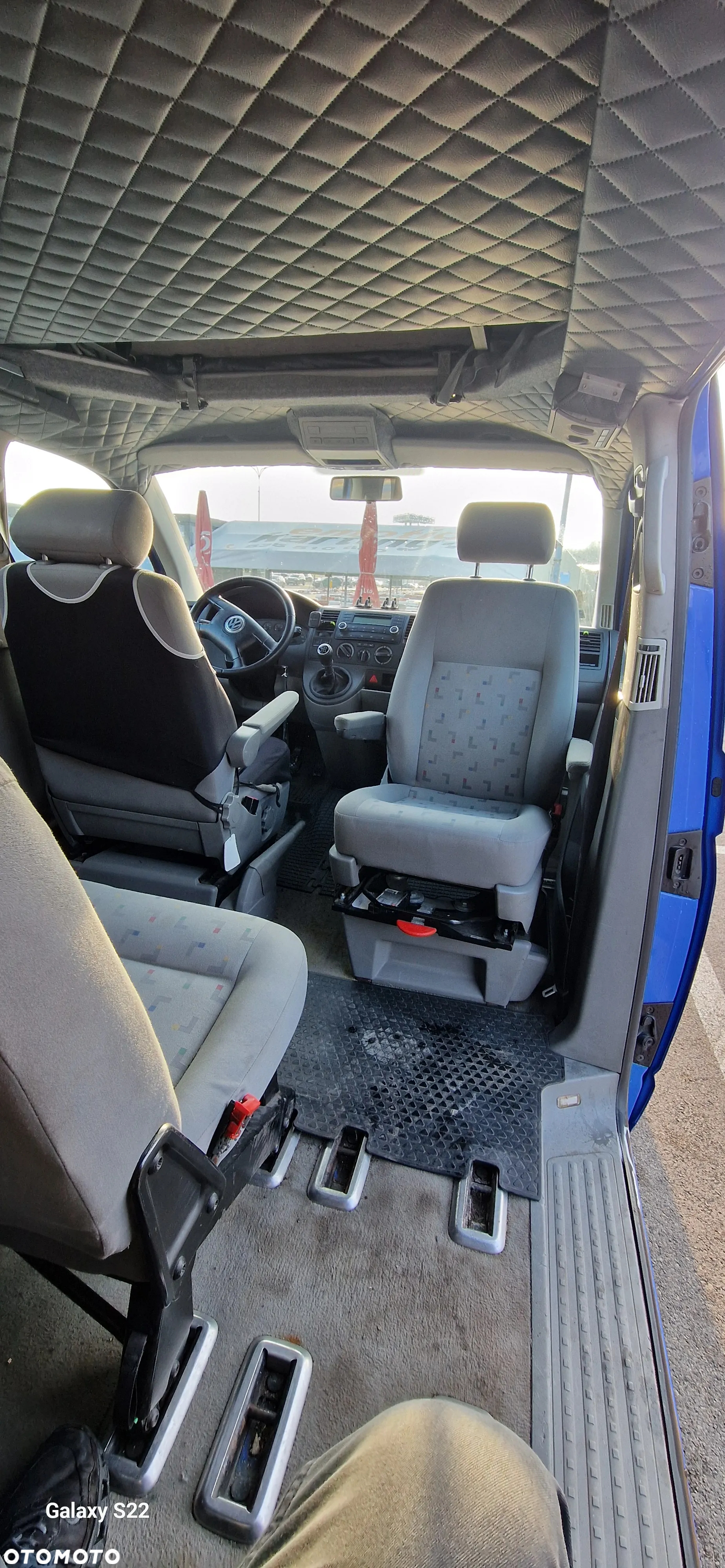 Volkswagen Caravelle - 15