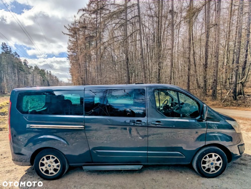 Ford Tourneo Custom - 1