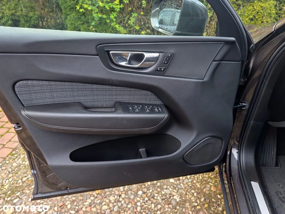 Volvo XC 60 D5 AWD Momentum - 23