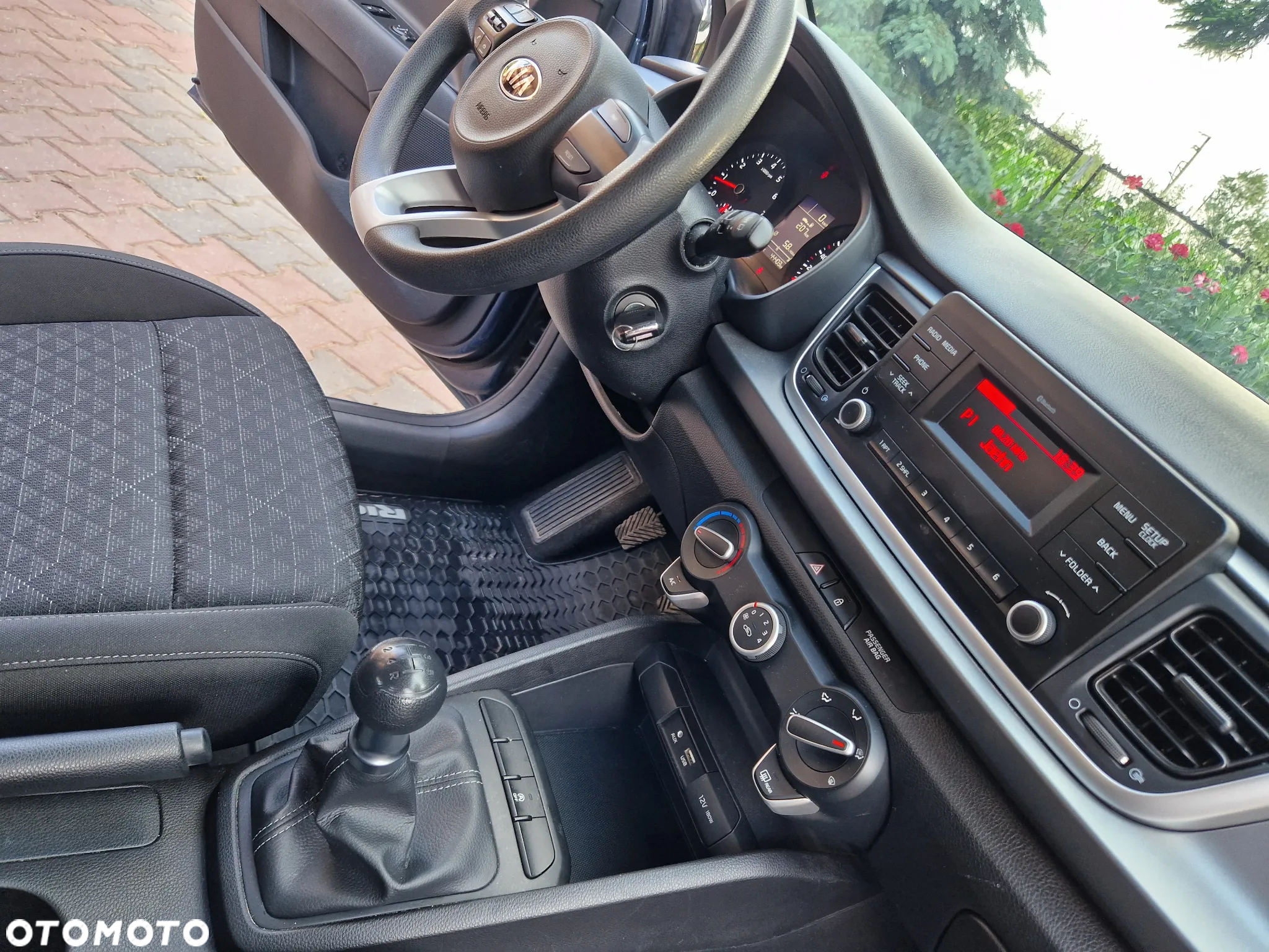 Kia Rio 1.2 L - 30