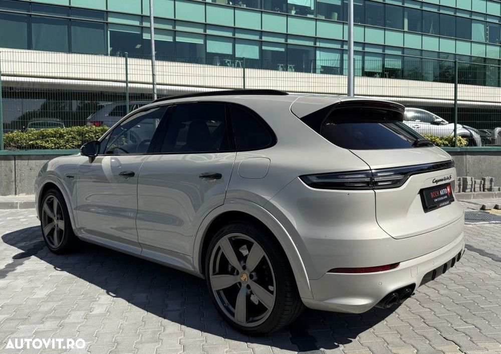 Porsche Cayenne - 6