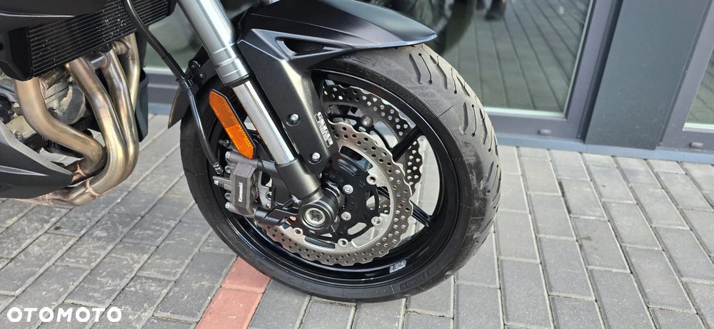 Kawasaki Versys 1000 - 8