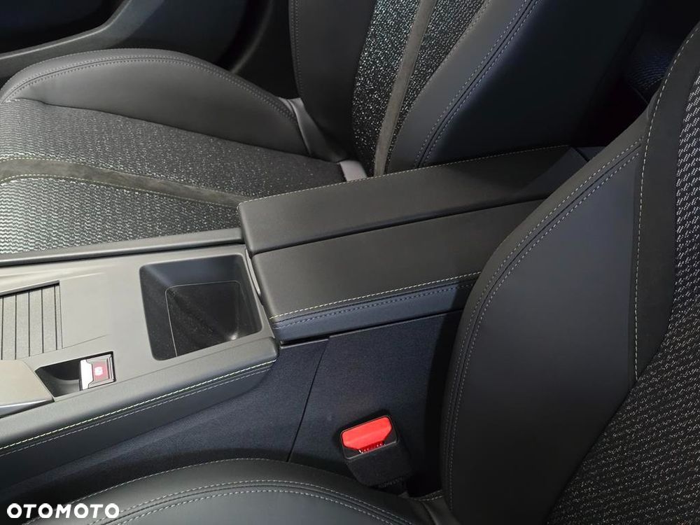 Peugeot 308 1.2 mHEV GT S e-DCS6 - 23