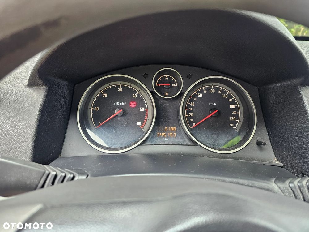 Opel Astra 1.7 CDTI - 11